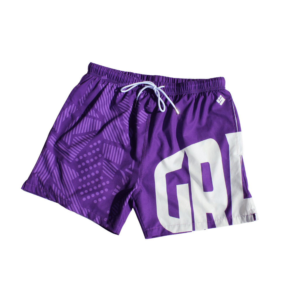 Short Royal violet avec lettrage blanc et motif géométrique sublimés